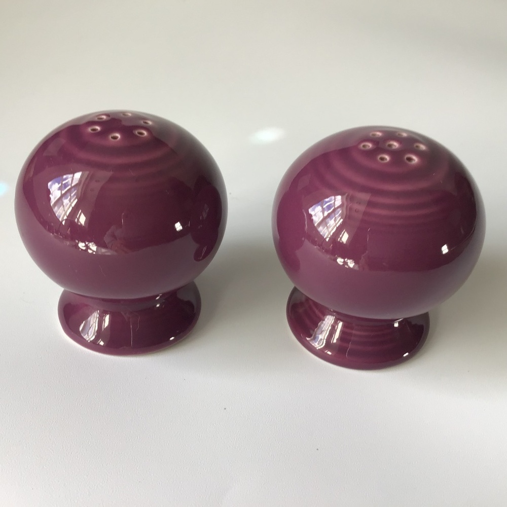 Fiesta Purple Salt & Pepper Shaker Set Vintage Mulberry Plum Round Ball
